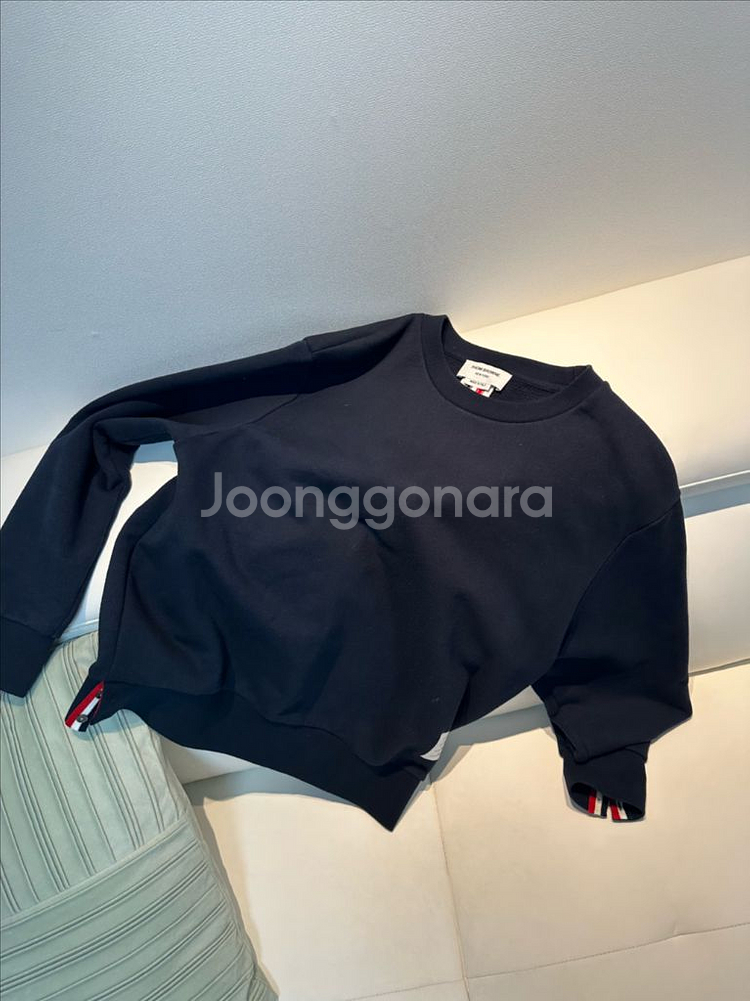 [실착3회/4]톰브라운 백삼선 네이비 맨투맨 4사이즈--1