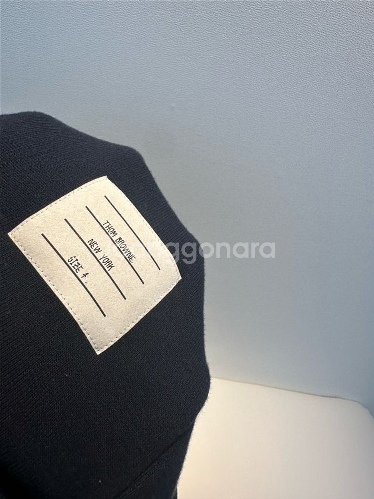 [실착3회/4]톰브라운 백삼선 네이비 맨투맨 4사이즈--3