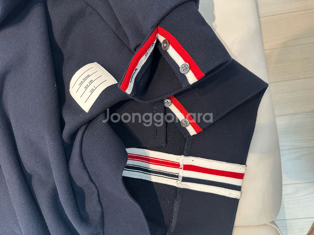 [실착3회/4]톰브라운 백삼선 네이비 맨투맨 4사이즈--5