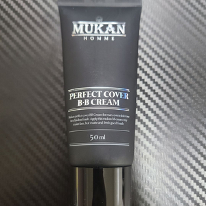 무칸 옴므 퍼펙트 커버 비비크림 50ml 택포 1.5만원에 팝니다.