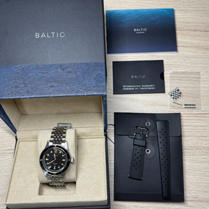 발틱 아쿠아스카프 블랙길트