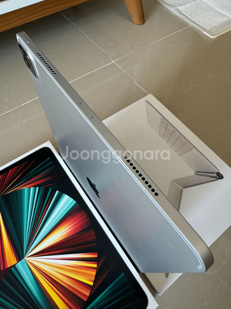 아이패드 프로 12.9 5세대 128GB WIFI + 매직 키보드 + 애플 펜슬 2세대 팝니다--4