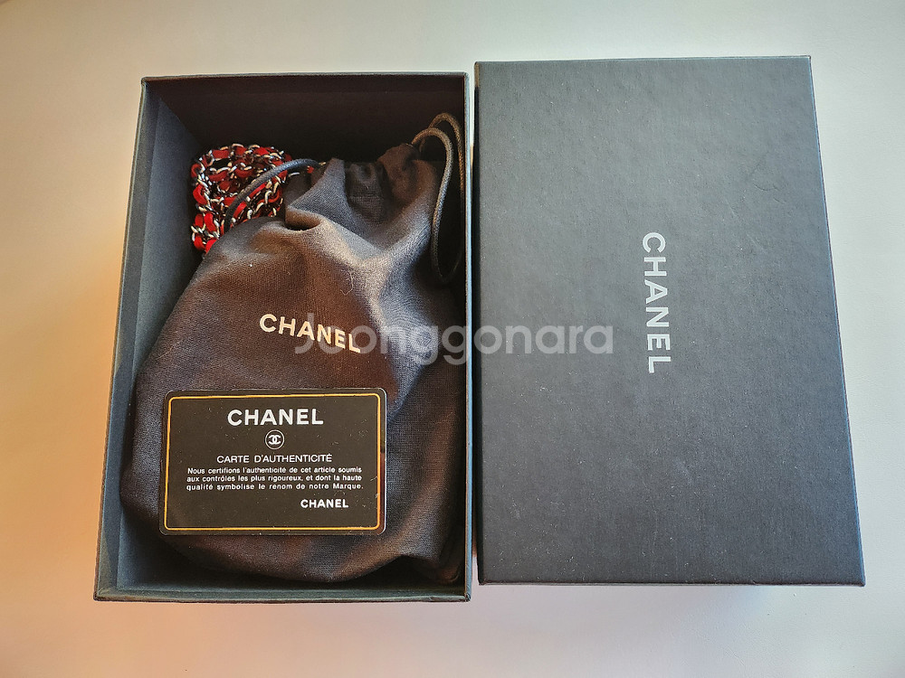 샤넬 캐멜리아 퀼팅 크로스백--0