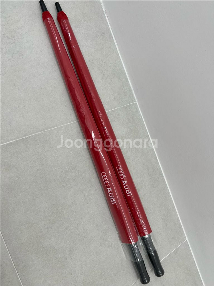 아우디 출고 장우산 레드 색상 팝니다.--0