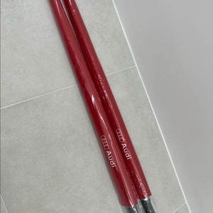 아우디 출고 장우산 레드 색상 팝니다.