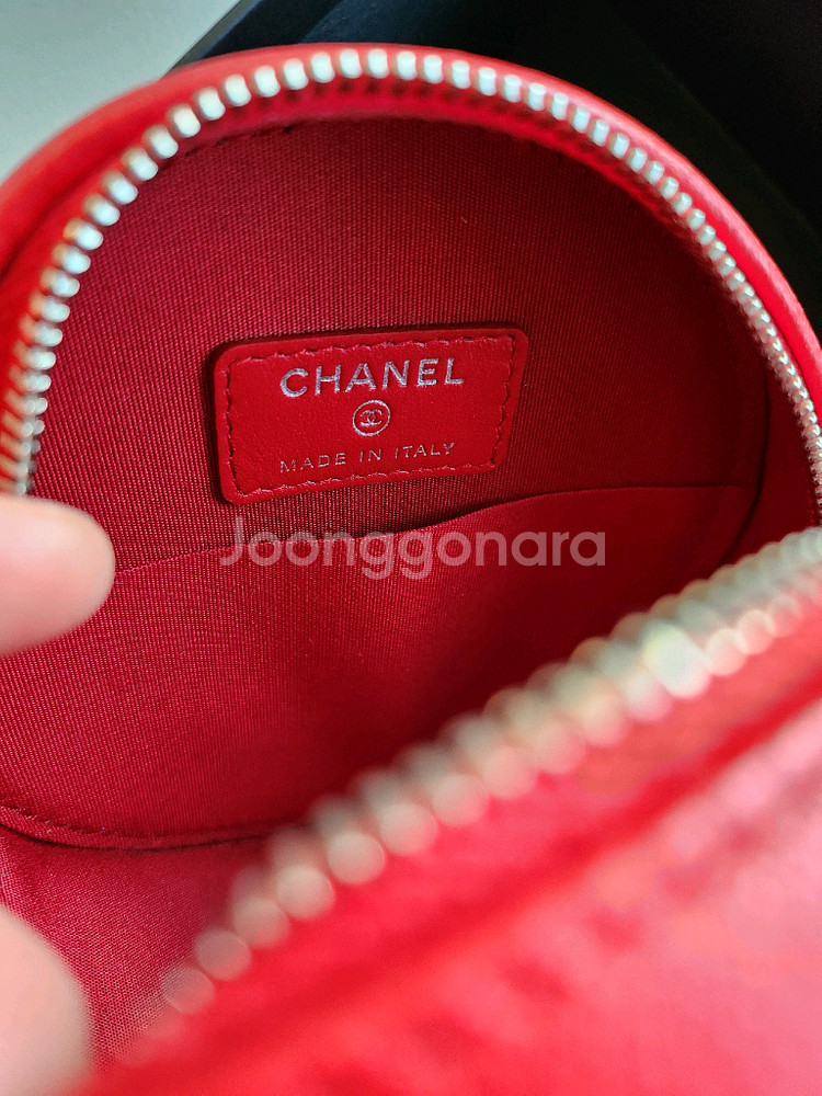 샤넬 캐멜리아 퀼팅 크로스백--4