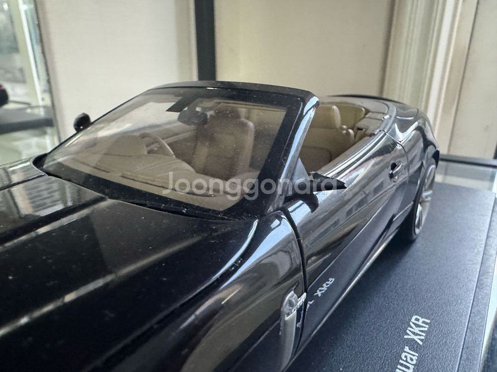 1/18 다이캐스트 모델카 재규어 xkr--1