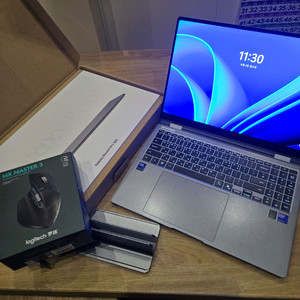 갤럭시북5 프로360 (NT960QHA-K71A) 신품급 + 마우스,스탠드,파우치 증정