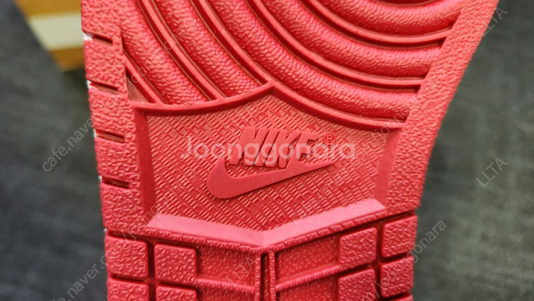 나이키 에어조던1 레트로 하이--8