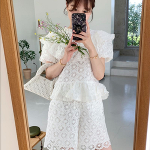 바이씨니 에밀리펀칭 블라우스