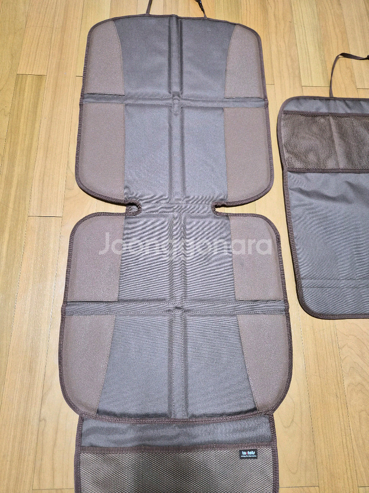 투토츠 카시트 보호매트, 킥매트 브라운색상--2