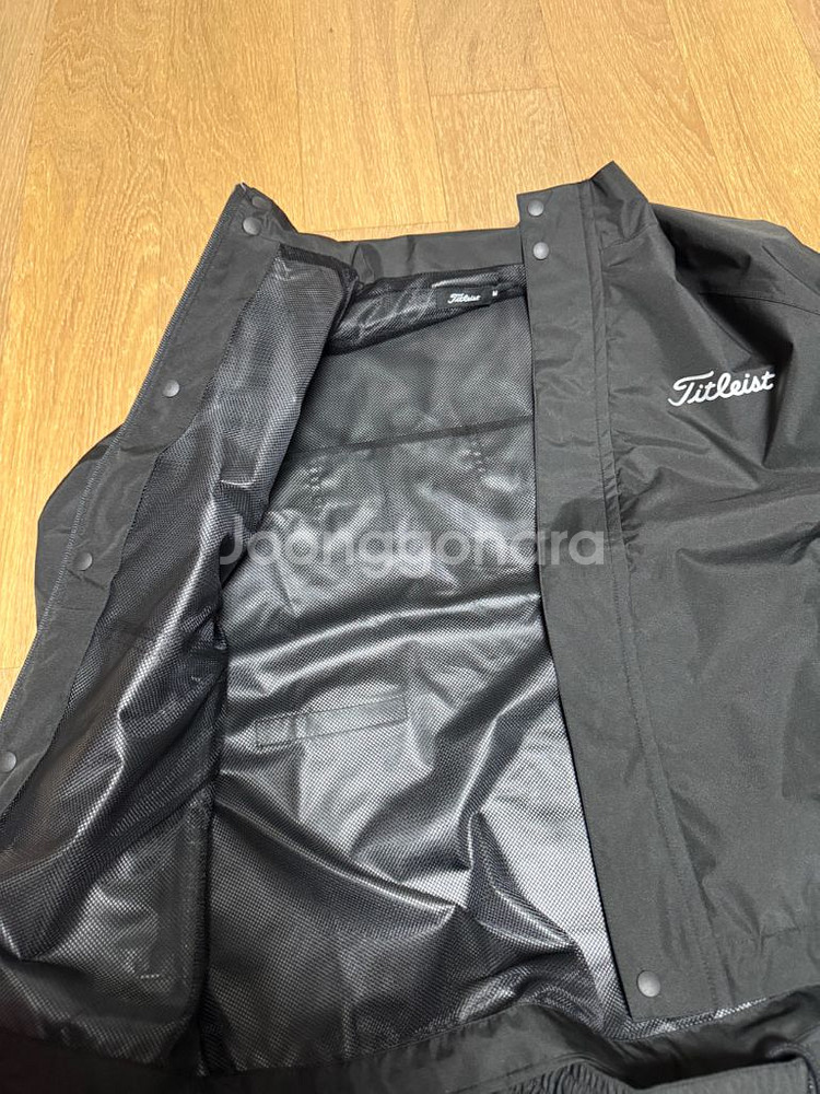 타이틀리스트 바람막이겸 비옷 M사이즈 여성용--2