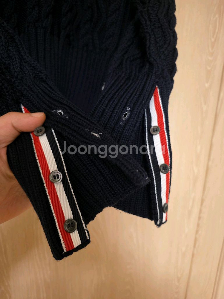 [ 2Size ] 톰브라운 네이비 아란 케이블 니트--2