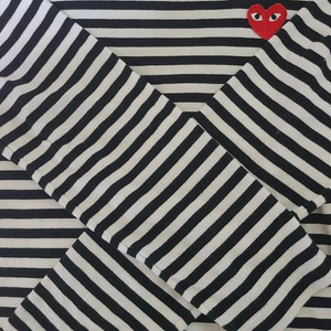 꼼데가르송 플레이 스트라이프 긴팔티 M사이즈