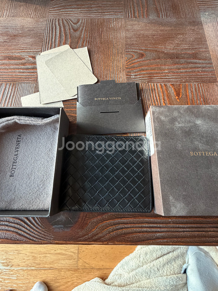 보테가베네타 인트레치아토 반지갑 팝니다--7