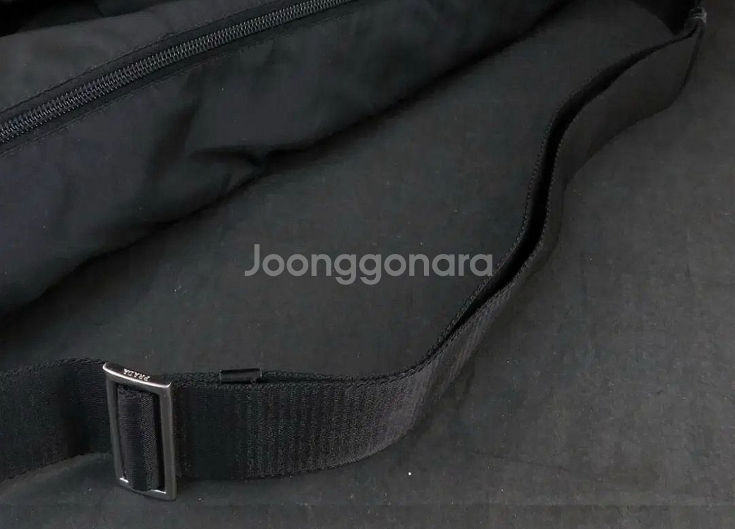 프라다 나일론 메신저백--3