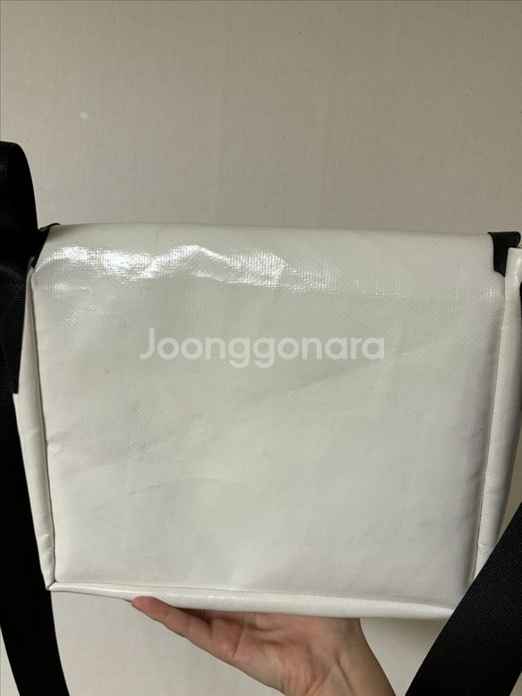 프라이탁 라씨 올화이트 택 미제거--1