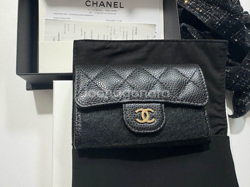 샤넬 클래식 카드 지갑 클똑 블랙 캐비어 새상품--1