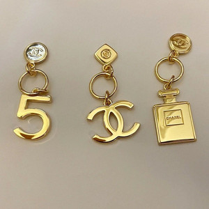 샤넬 골드참 인테리어 소품 향수참