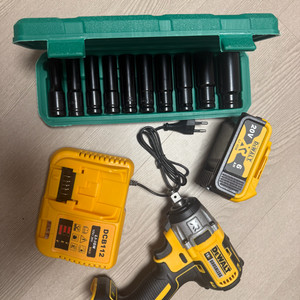 디월트 무선 임팩드릴 세트