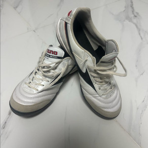 미즈노 모렐리아 풋살화 255mm