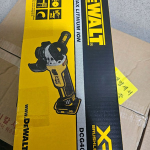 디월트 무선 그라인더 DCG405N 본체 택포