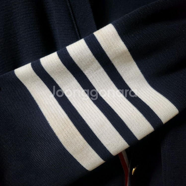 톰브라운 밀라노스티치 금장 가디건 2사이즈--2