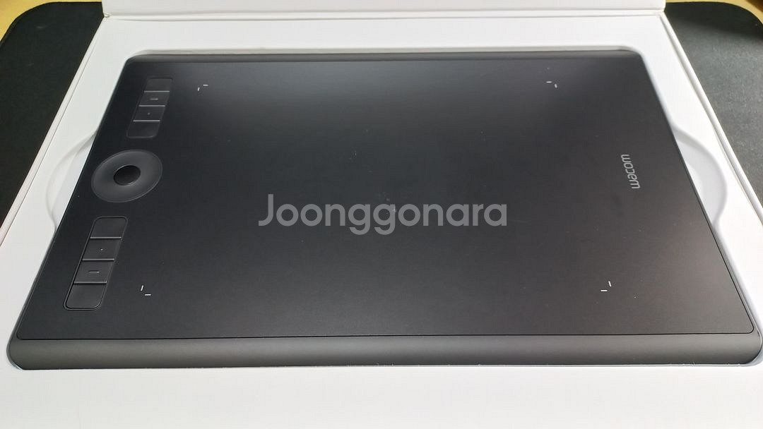 와콤 인튜어스 프로 PTH-660 판 타블렛 팝니다.--1