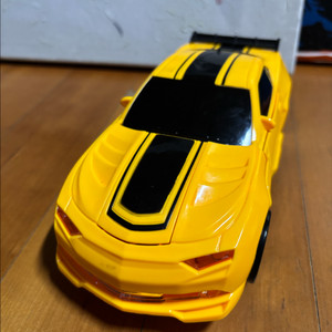 옐로우) 움직이는 로봇 자동차 인테리어 소품 장난감