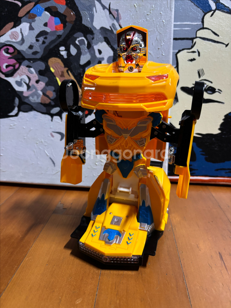 옐로우) 움직이는 로봇 자동차 인테리어 소품 장난감--1