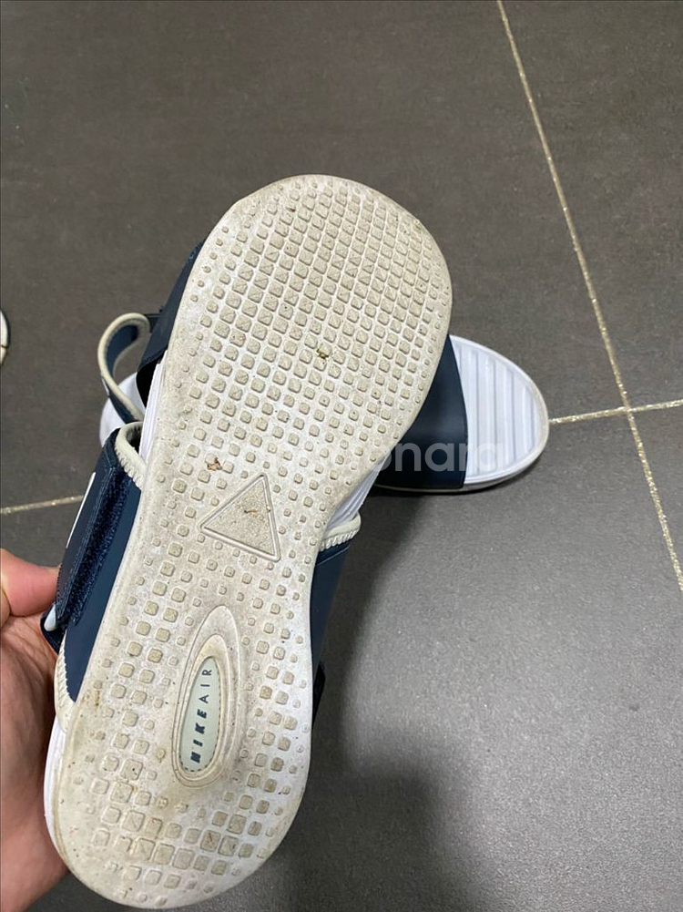 나이키 에어 솔라 소프트 샌들 260--3