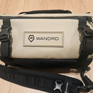 원더드 로그 슬링백 6L 아이보리