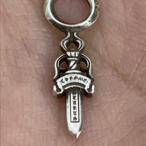 크롬하츠 대거 스택 참 실버 펜던트 목걸이