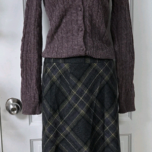 폴로 랄프로렌 케이블 니트 가디건 아쿠아스큐텀 체크스커트