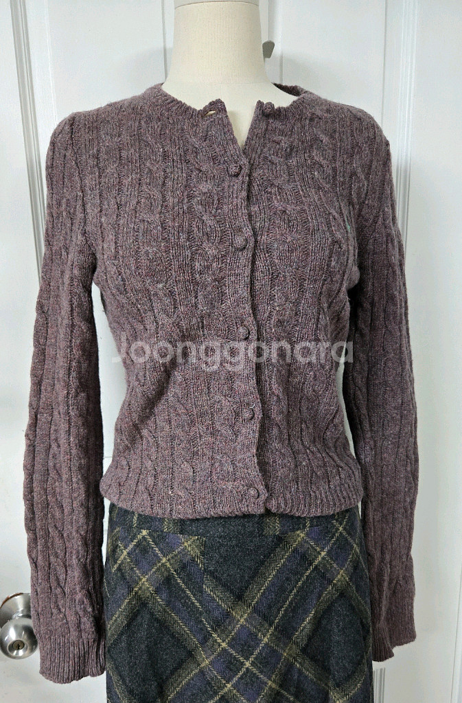 폴로 랄프로렌 케이블 니트 가디건 아쿠아스큐텀 체크스커트--1