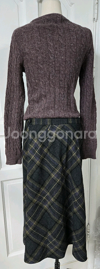 폴로 랄프로렌 케이블 니트 가디건 아쿠아스큐텀 체크스커트--4