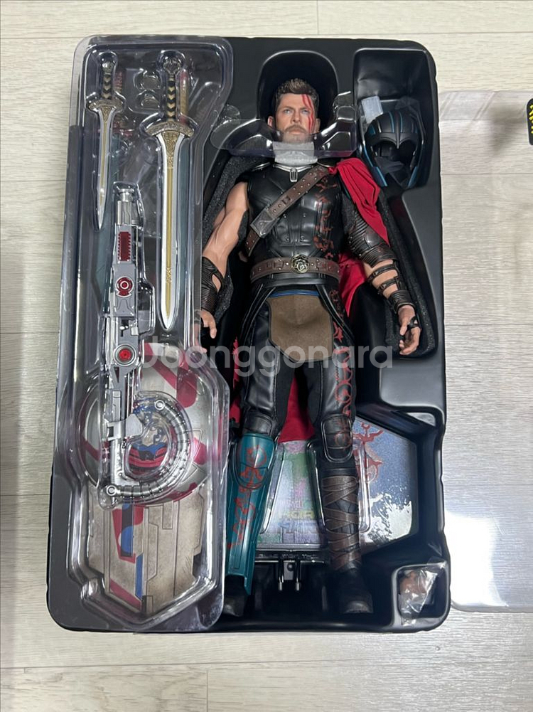 핫토이 토르 라그나로크 MMS445 중고품 판매합니다.--6