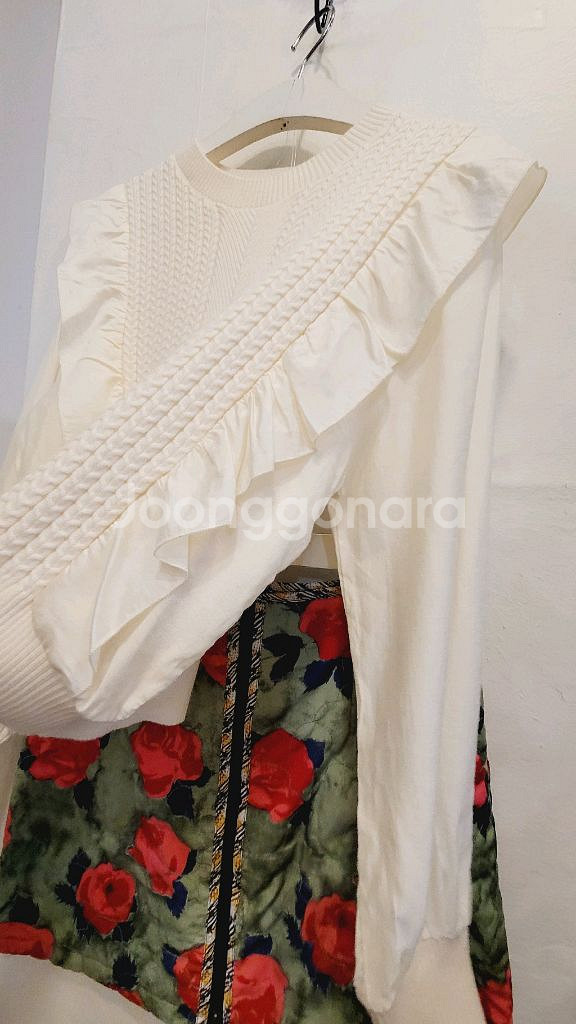 플리츠 니트 블라우스--2