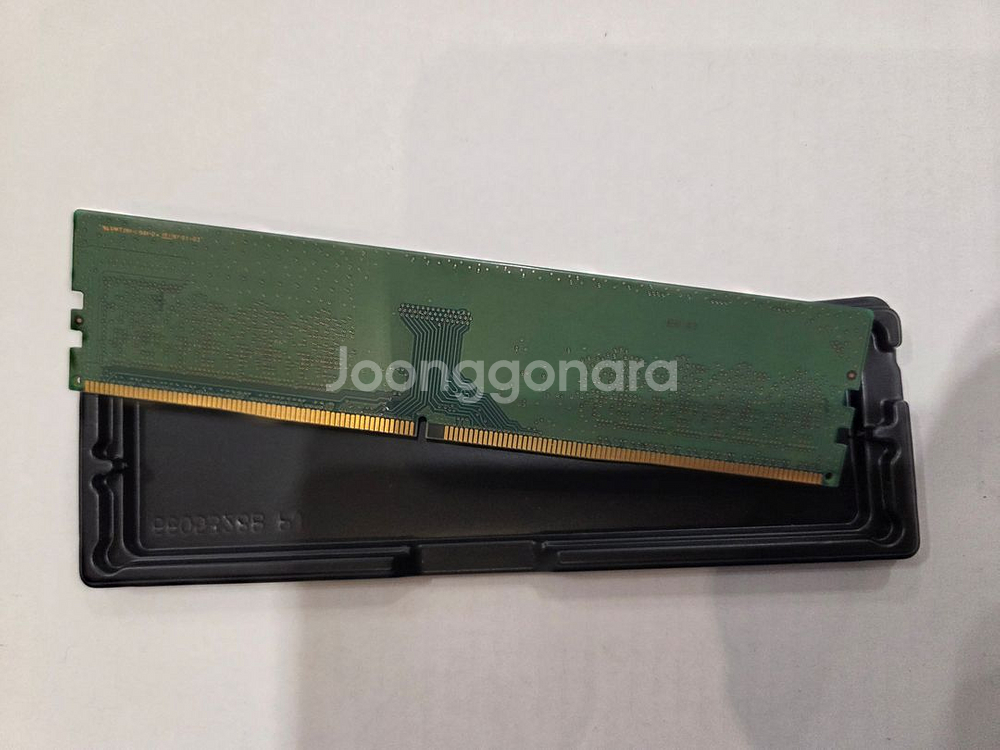 삼성 DDR4-2666 8GB 메모리 단면--2