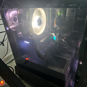 게이밍 데스크탑 PC 컴퓨터 본체 팝니다.