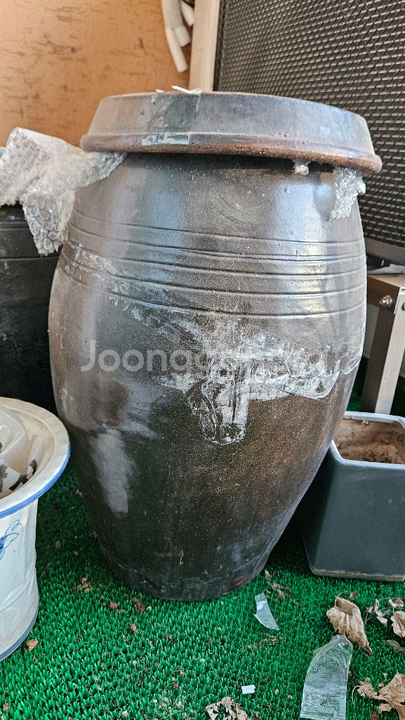 대형 항아리 3개 ,중형항아리2--4