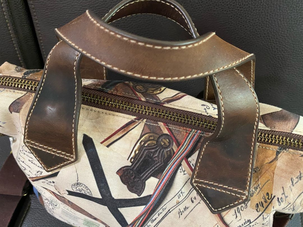 폴스미스 한정판 가방팝니다--4