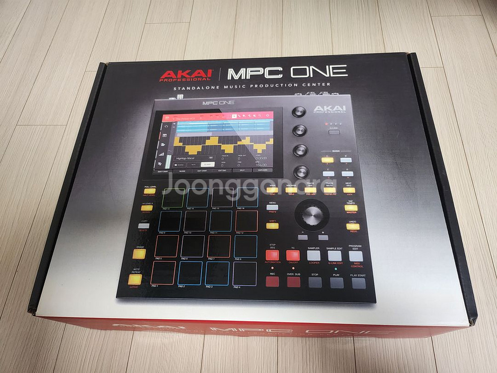 AKAI MPC ONE [아카이 엠피씨 원] 풀박스 판매합니다.--2