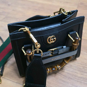 490->300판매. 구찌 다이애나 스몰 토트백