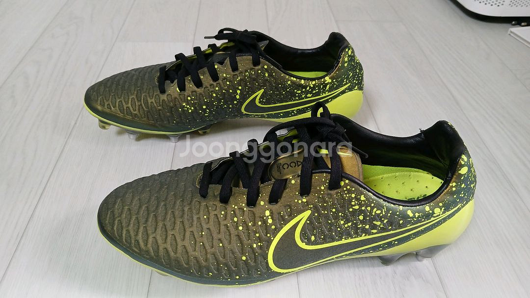 나이키축구화 천연진디용 280--0