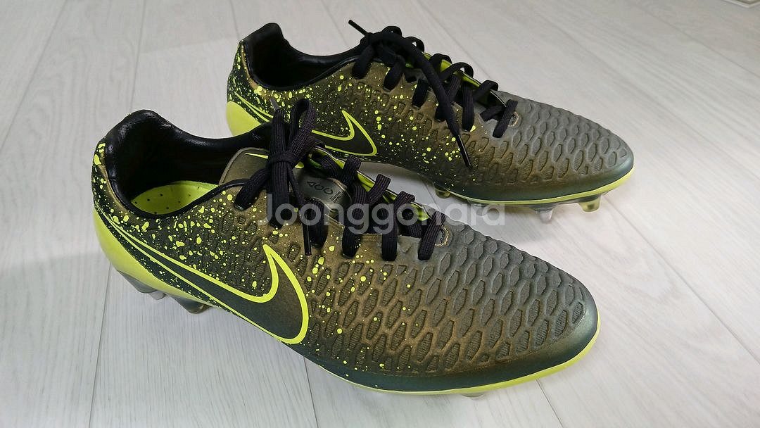 나이키축구화 천연진디용 280--1