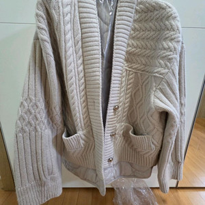 시스템 케이블 니트 가디건