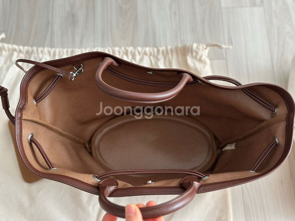 투티에 코키백 스몰 탄 컬러 (새상품)--3