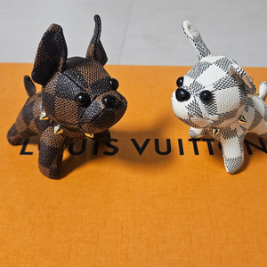 루이비통 모노그램 강아지키링 보스턴테리어