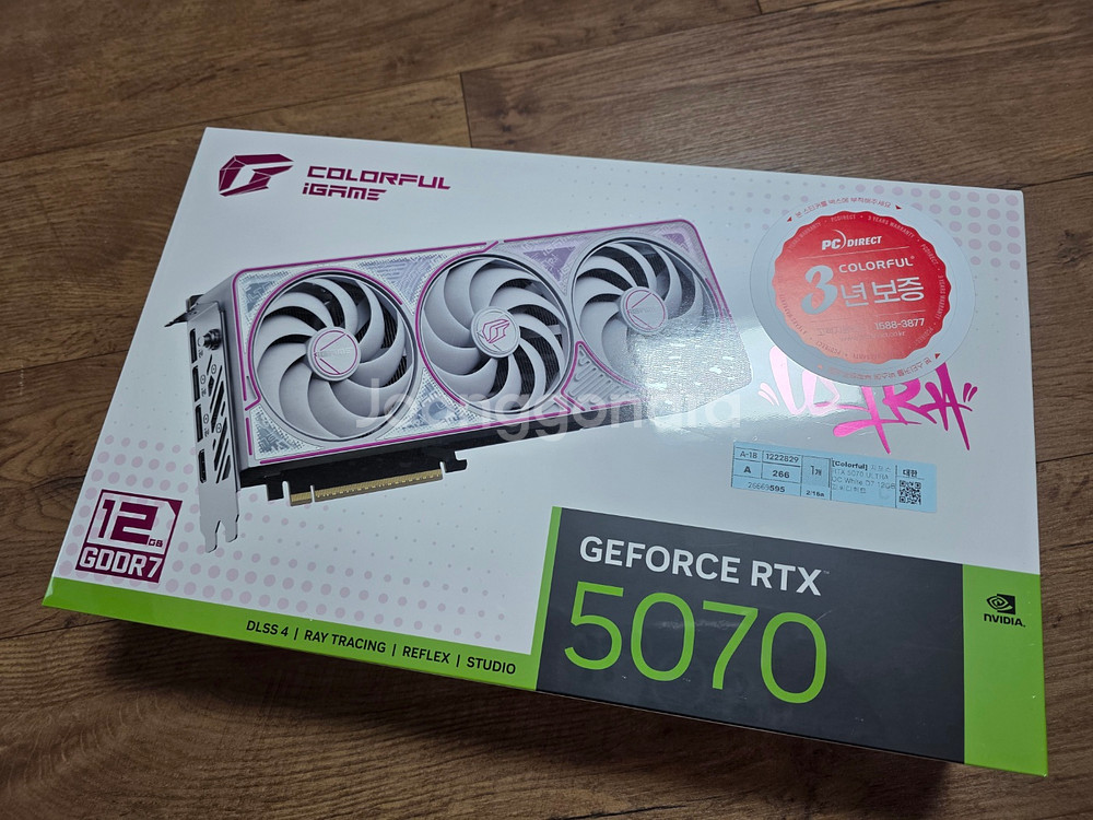 Colorful igame 지포스 RTX 5070 ULTRA OC White D7 12GB 새상품 팝니다--0